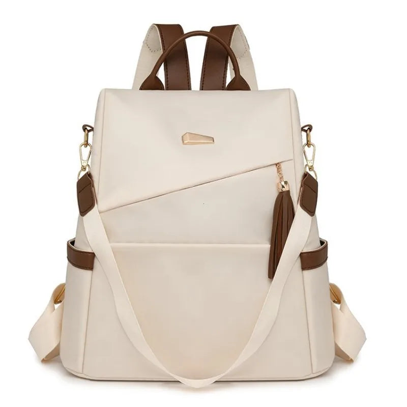 Damen-Rucksack aus Nylon mit Quaste und rückseitigem Reißverschluss
