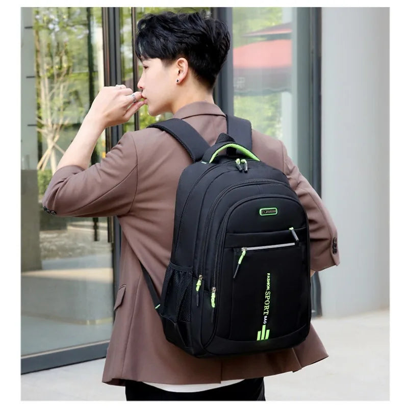 Rucksack Rückseite USB Ladeanschluss back USB charging port