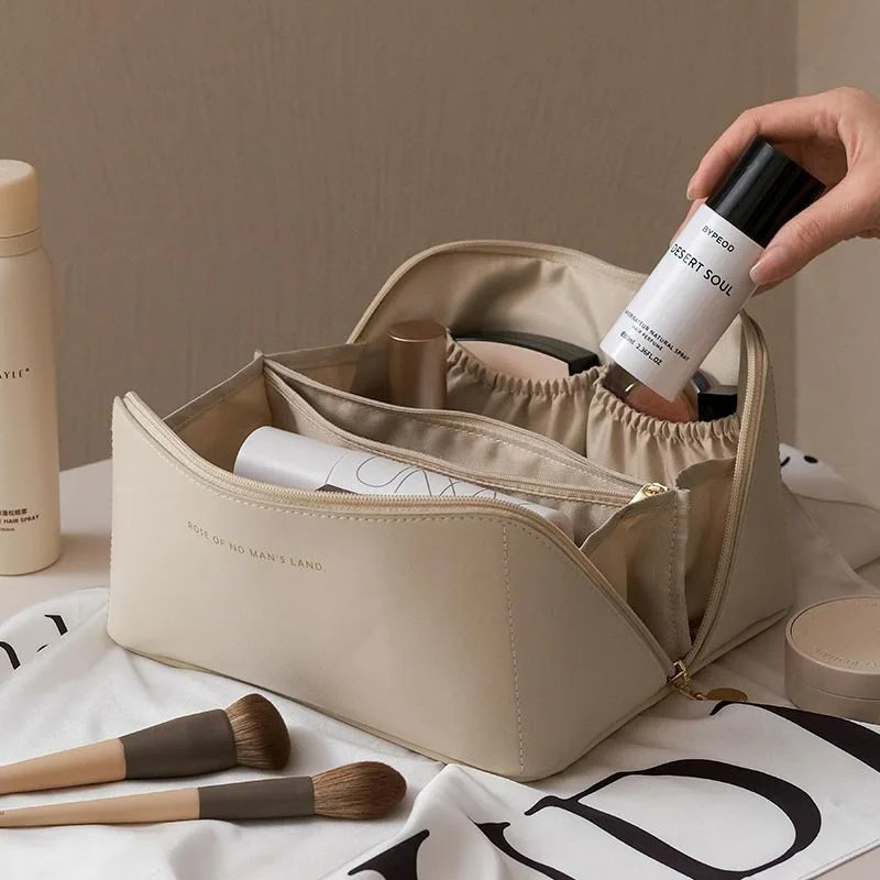 Große Kosmetiktasche mit Reißverschluss und Innenfächern