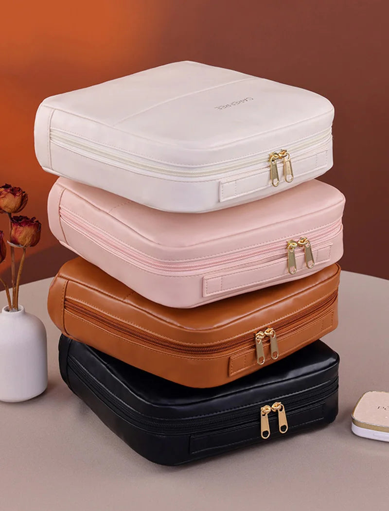 Aufgestellte Makeup Bag stehend standing upright